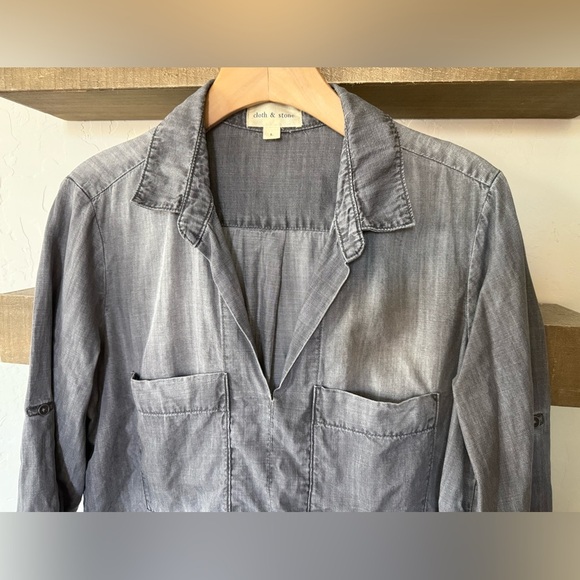 Cloth & Stone|Anthro women’s Gray wash Lyocell Tencel long sleeve shirt w pocket - Picture 2 of 10